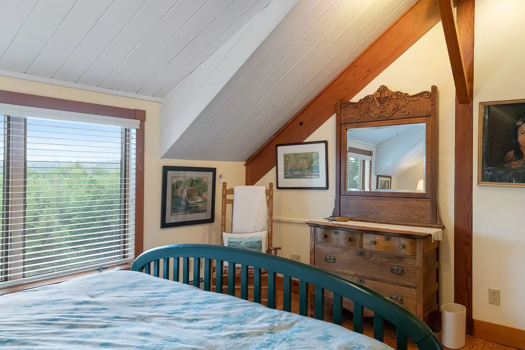 64 Surrey Lane New London NH 03257