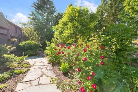 64 Surrey Lane New London NH 03257