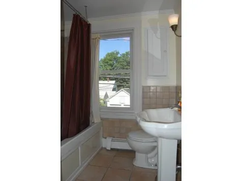 9 Commercial Street Kittery ME 03904