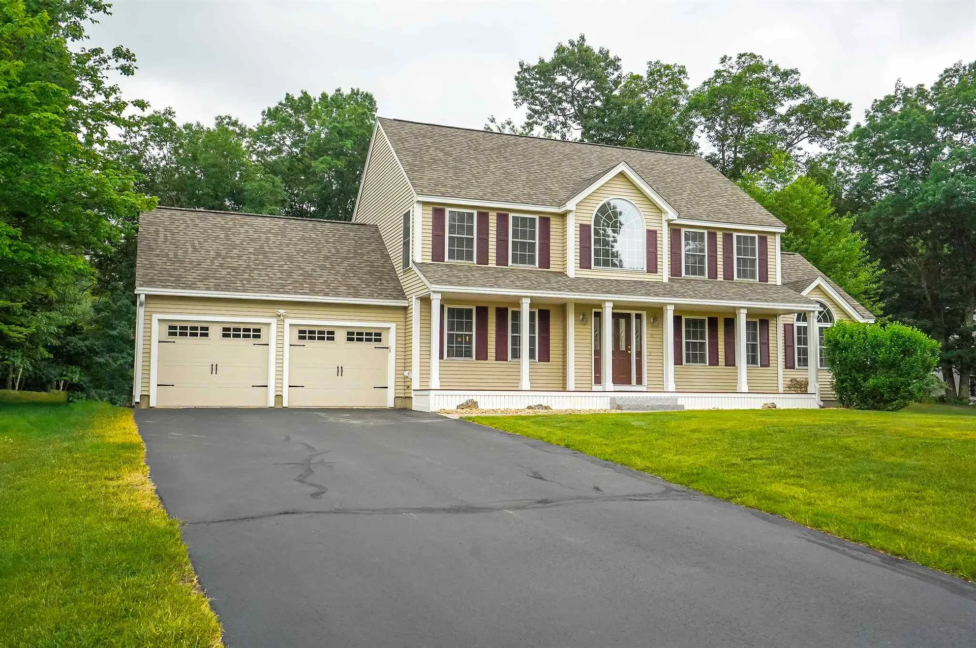 32 Gabrielle Drive Hudson NH 03051