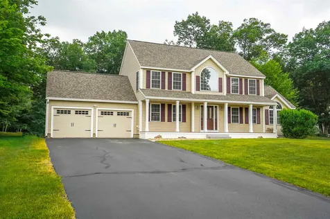 32 Gabrielle Drive Hudson NH 03051
