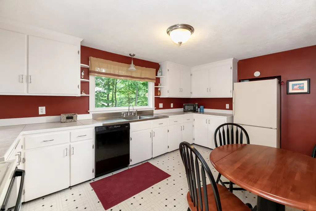 43 Stephen Street Laconia NH 03246