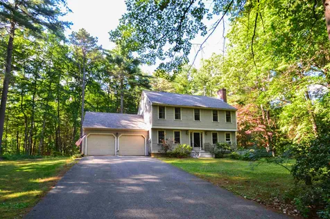 24 Dumbarton Oaks Stratham NH 03885