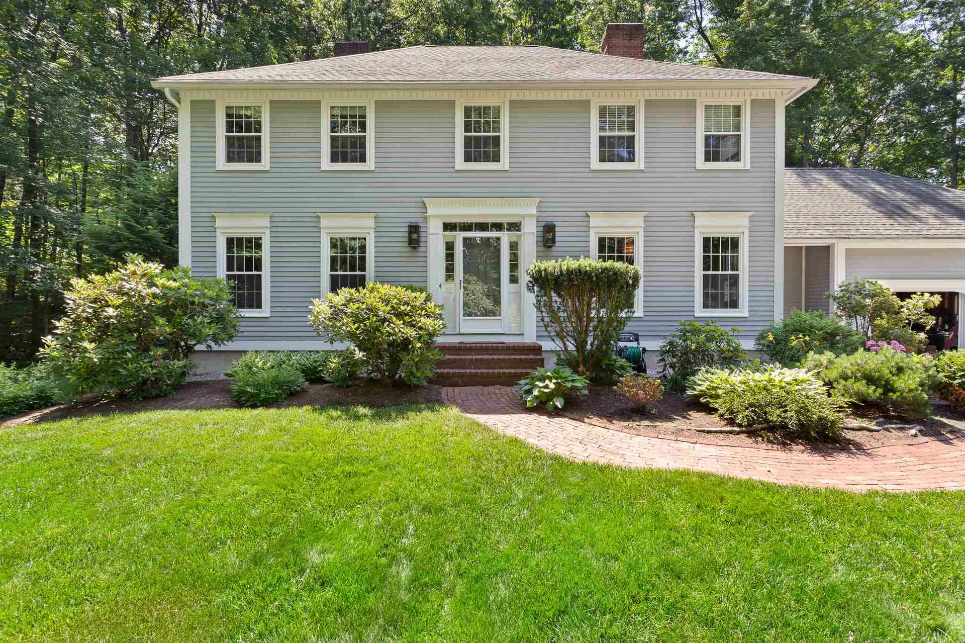 18 Boxwood Road Bedford NH 03110