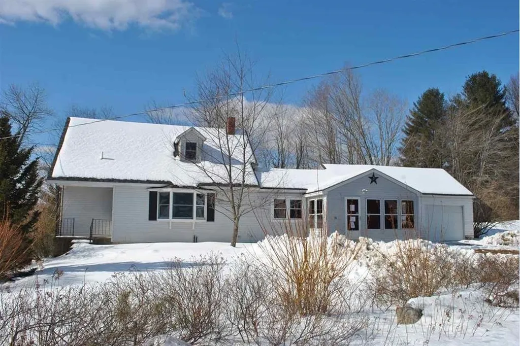 31 School Street Farmington NH 03835