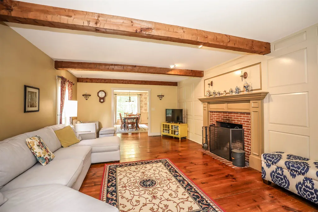 128 Carriage Road New Boston NH 03070