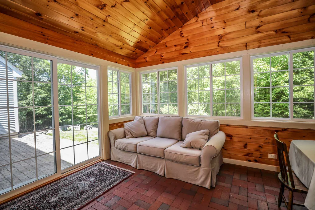128 Carriage Road New Boston NH 03070