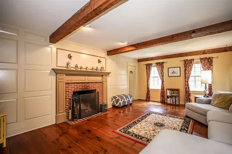 128 Carriage Road New Boston NH 03070
