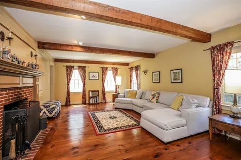 128 Carriage Road New Boston NH 03070