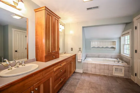 128 Carriage Road New Boston NH 03070