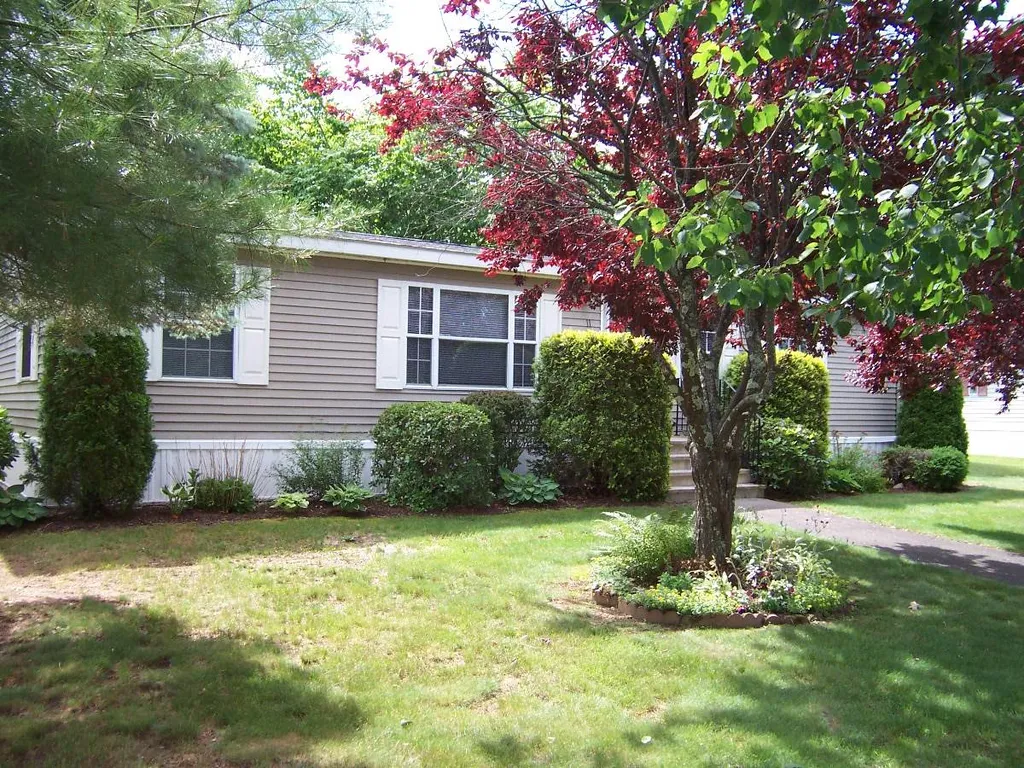 11 Oak Drive North Hampton NH 03862
