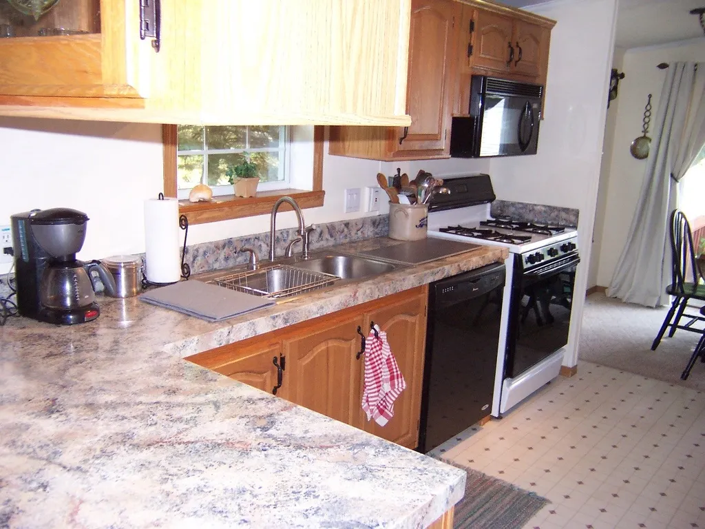 11 Oak Drive North Hampton NH 03862