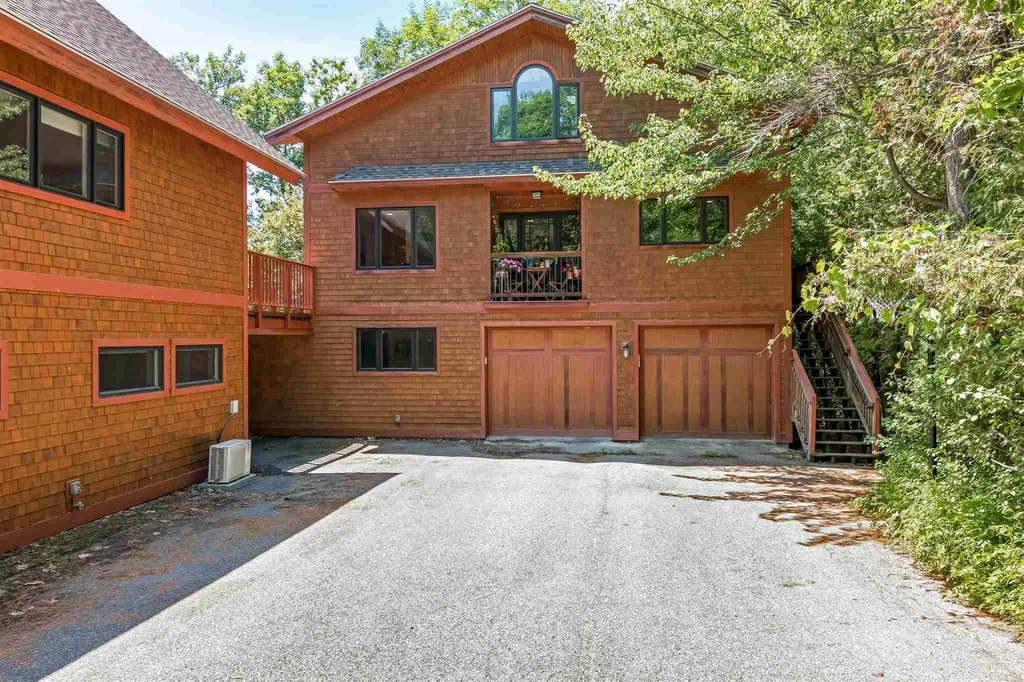 296 South Cove Road Burlington VT 05401