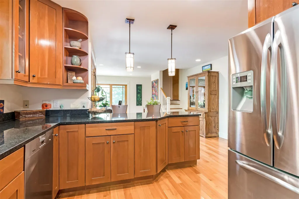 296 South Cove Road Burlington VT 05401
