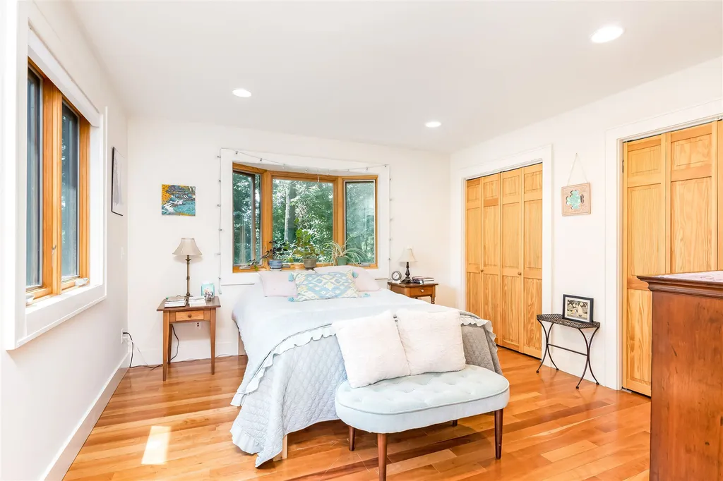 296 South Cove Road Burlington VT 05401