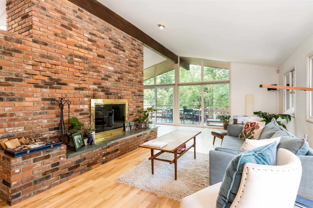 296 South Cove Road Burlington VT 05401