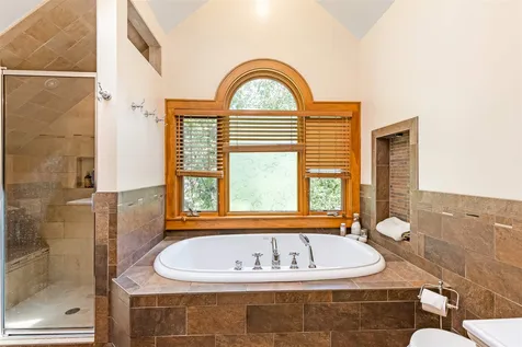 296 South Cove Road Burlington VT 05401