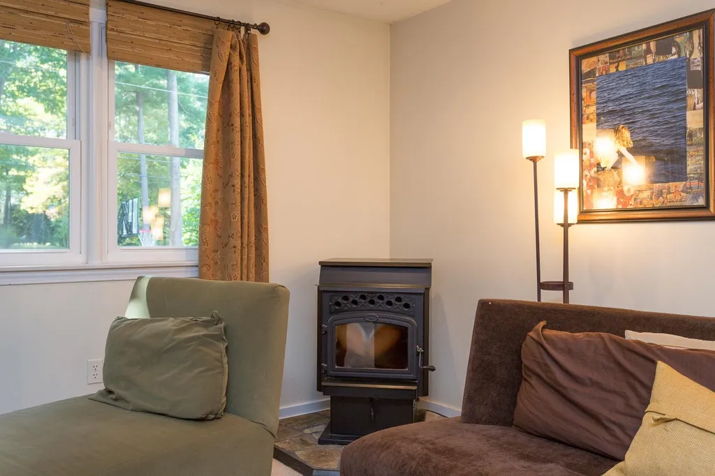 8 Clara Street Exeter NH 03833