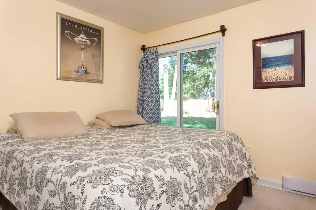 8 Clara Street Exeter NH 03833