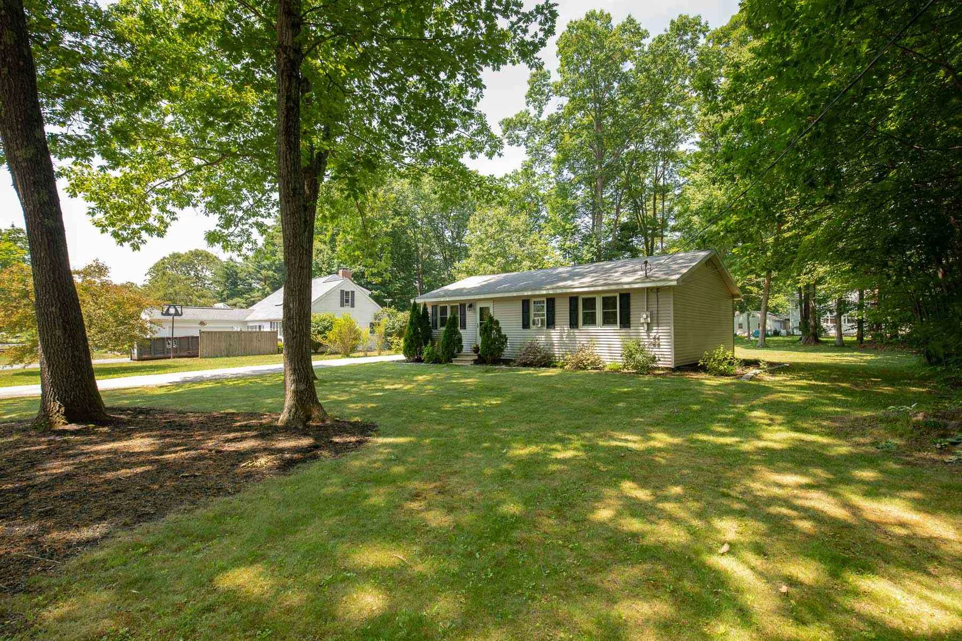 8 Clara Street Exeter NH 03833