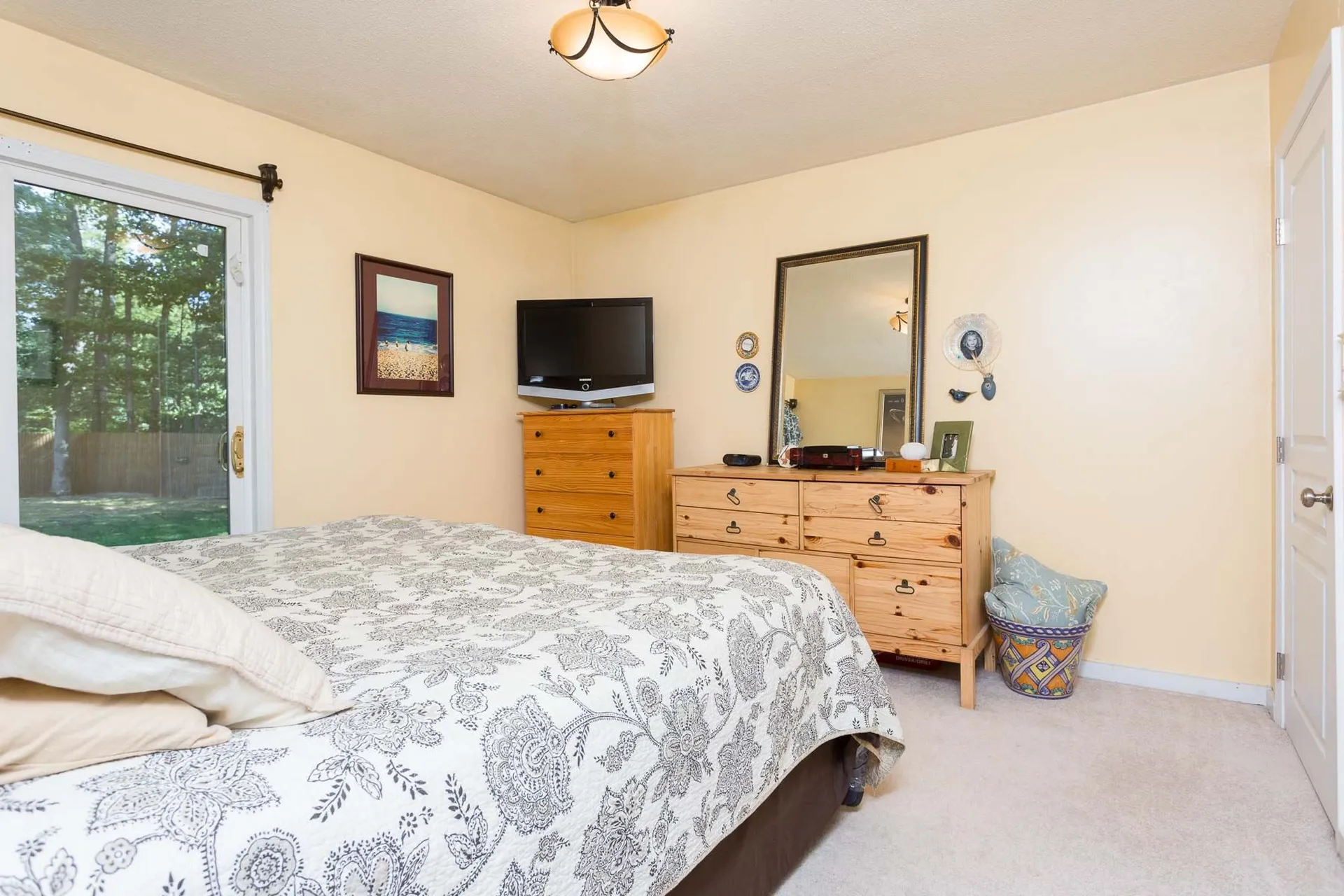 8 Clara Street Exeter NH 03833