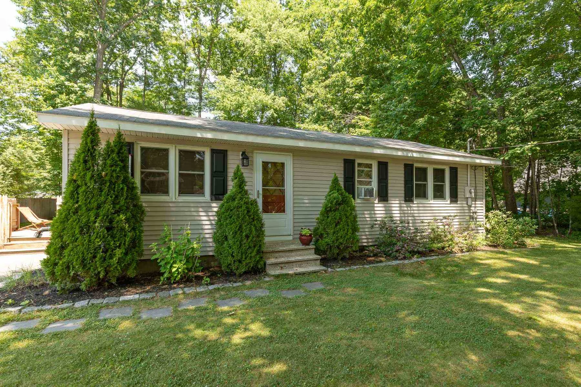 8 Clara Street Exeter NH 03833