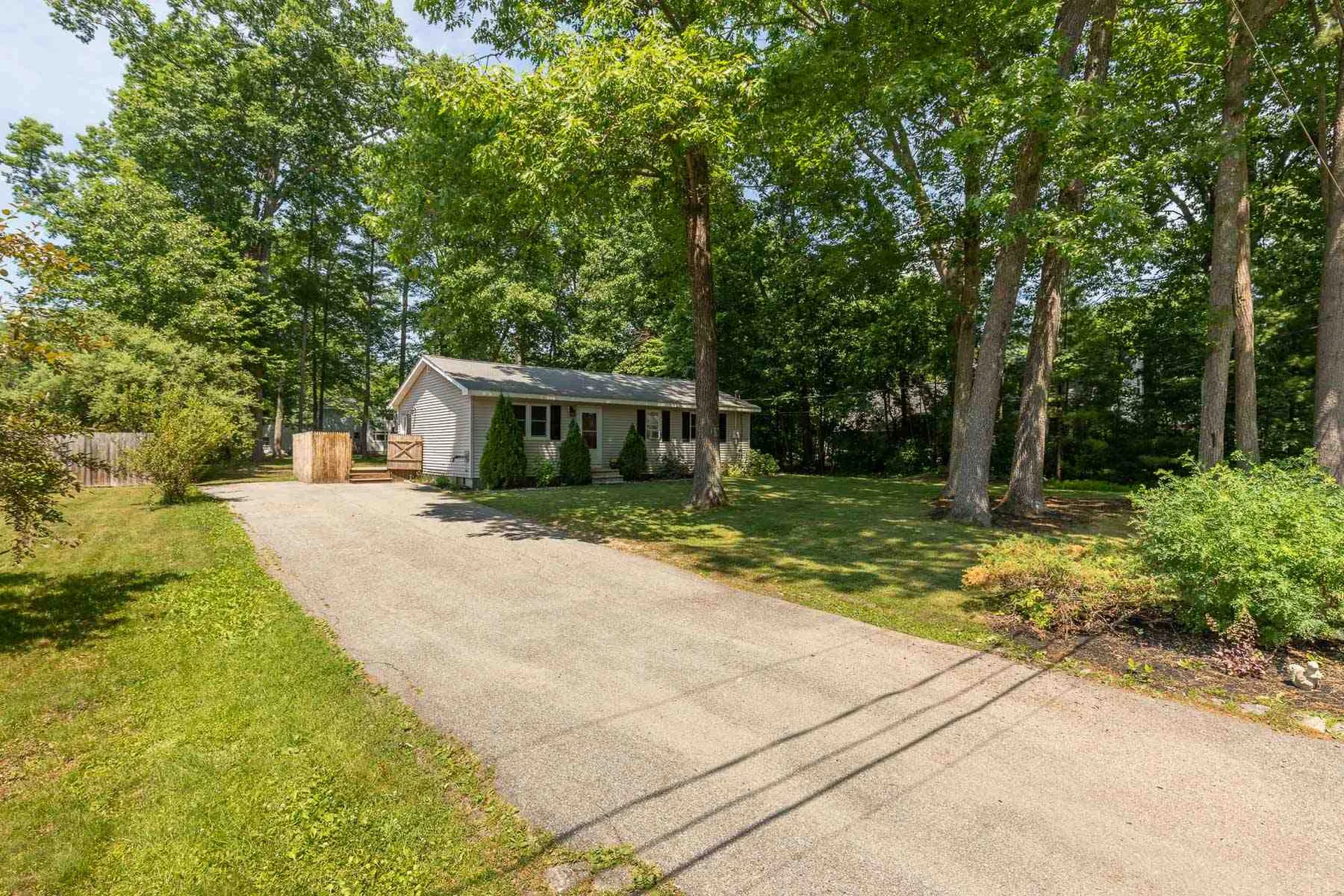 8 Clara Street Exeter NH 03833
