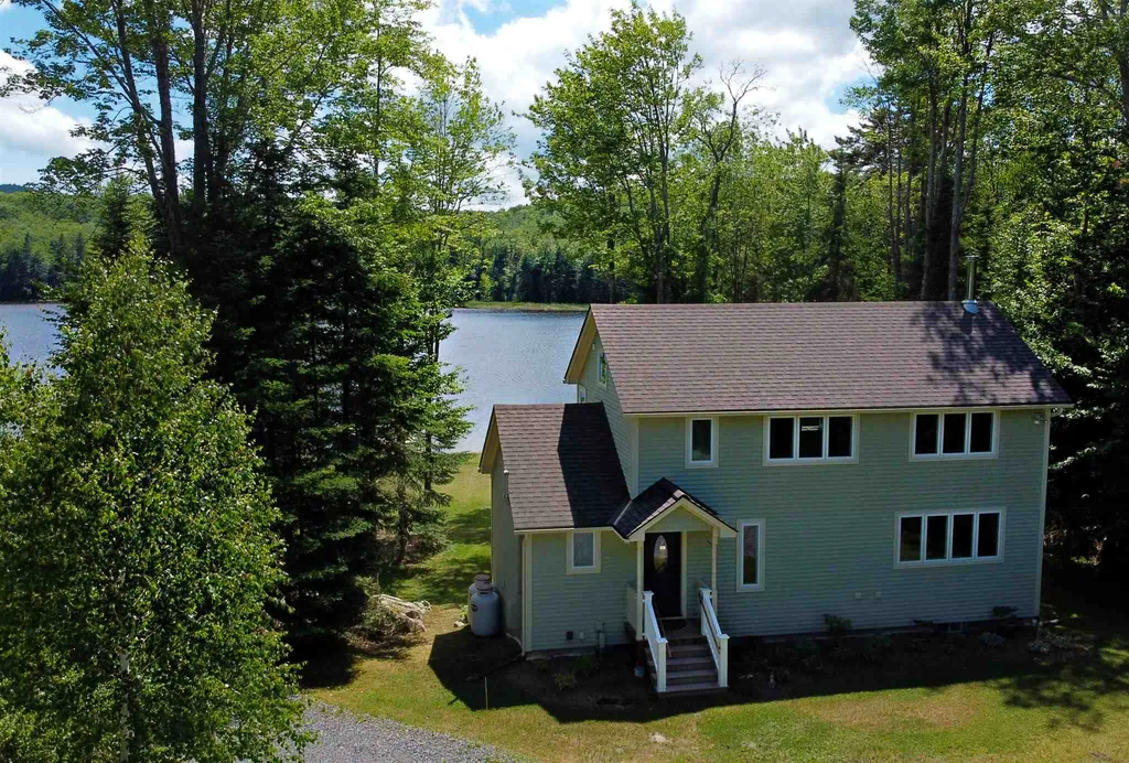 784 Onion Point Road Peacham VT 05862