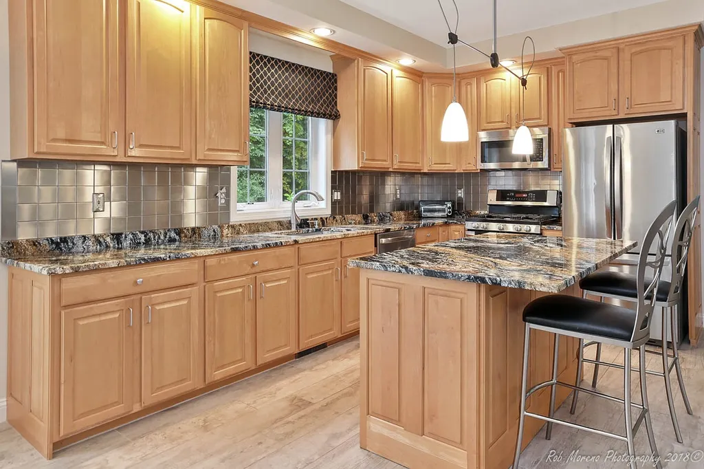 19 Beacon Hill Road Windham NH 03087