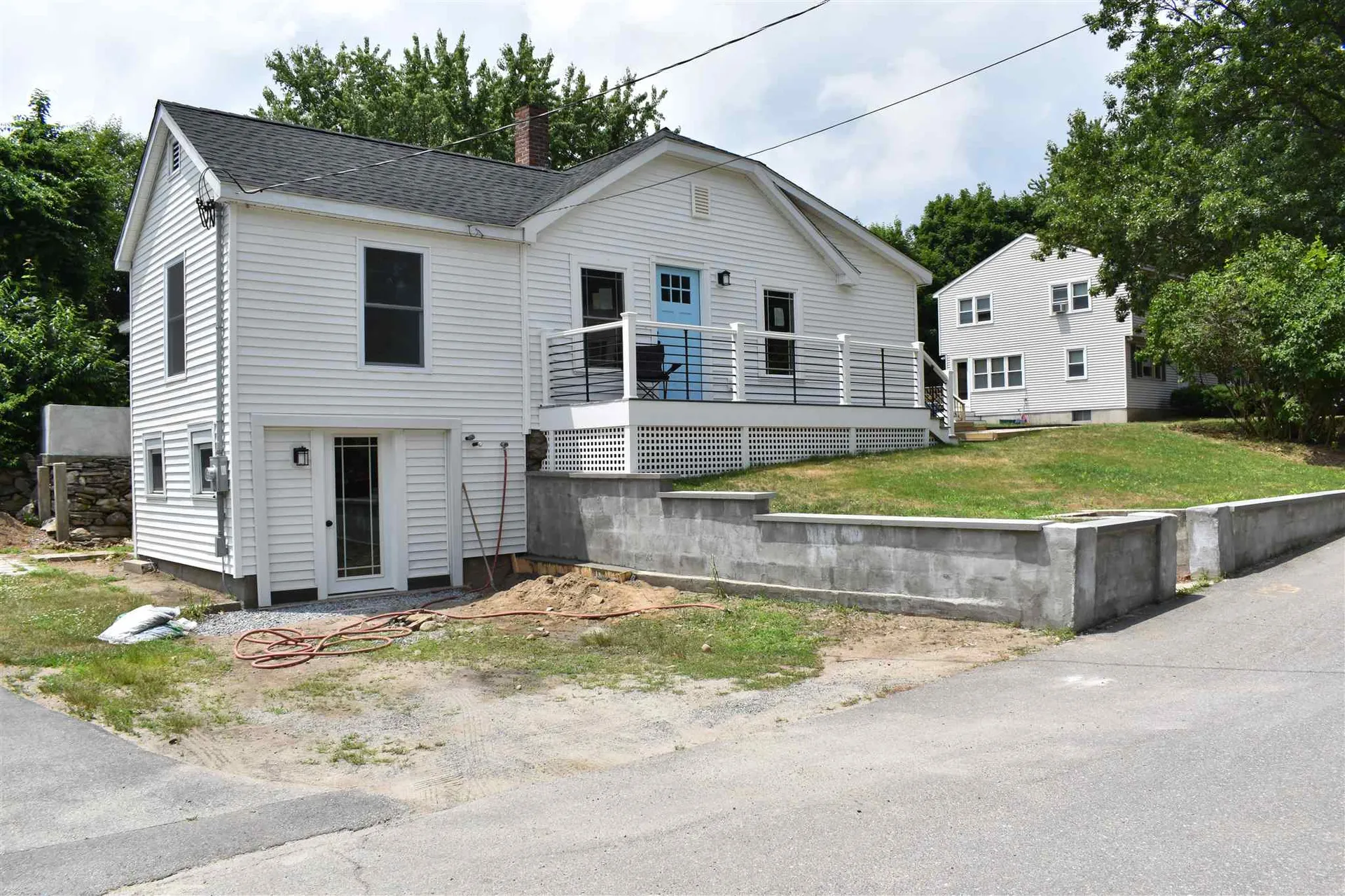 8 Concord Avenue Derry NH 03038