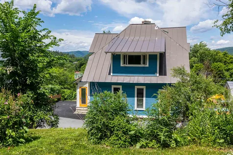 27 Slayton Terrace Woodstock VT 05091