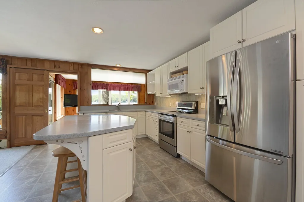 104 Minge Cove Road Alton NH 03809