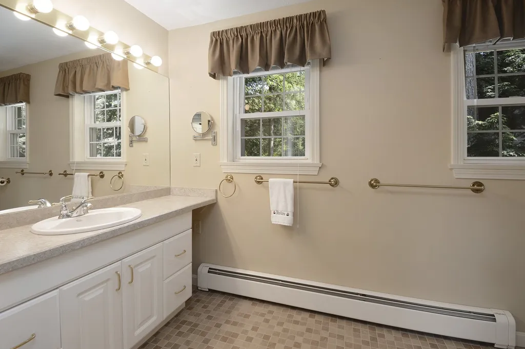 104 Minge Cove Road Alton NH 03809
