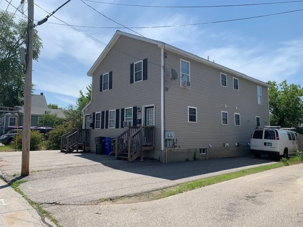 413 Dix Street Manchester NH 03103