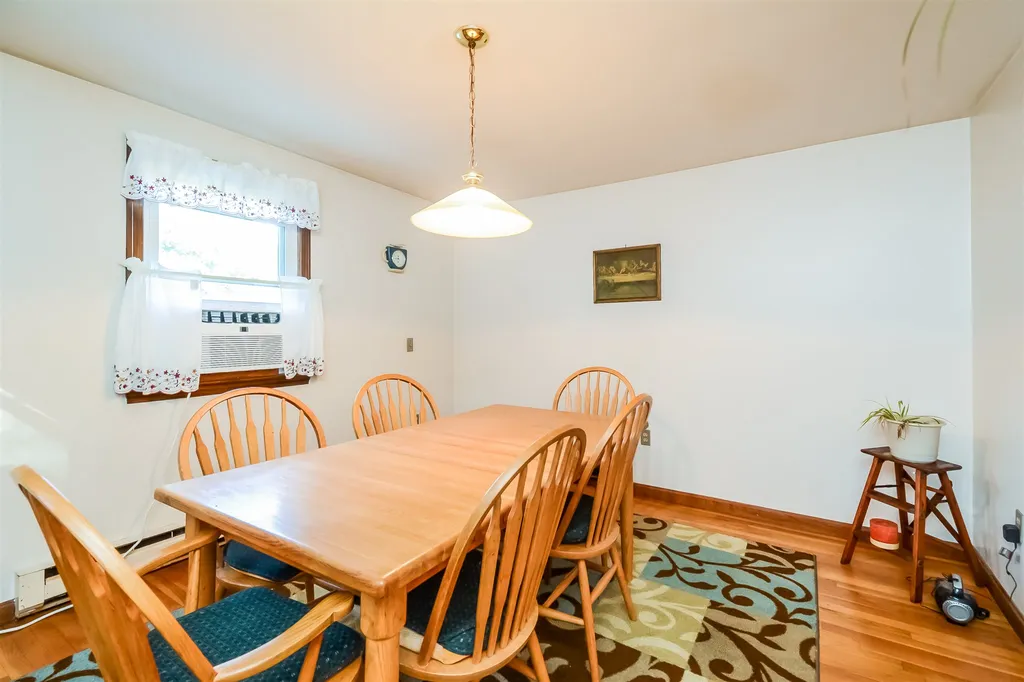 7 Falcon Drive Pelham NH 03076