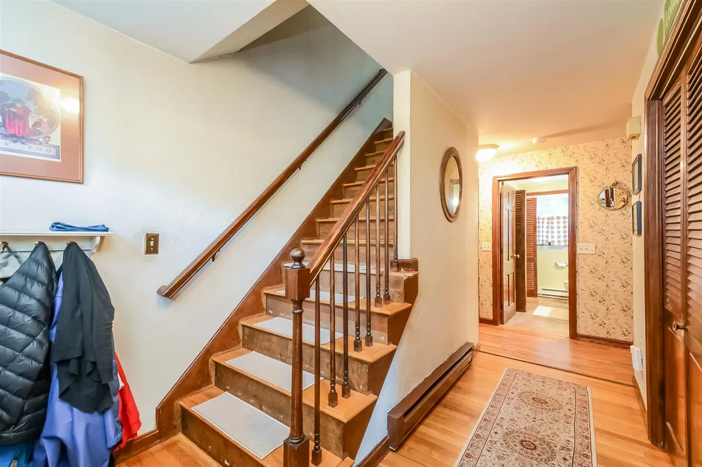 7 Falcon Drive Pelham NH 03076