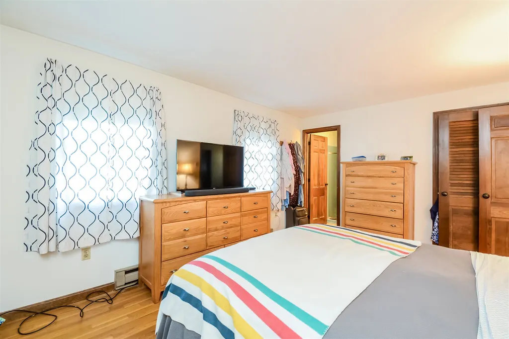 7 Falcon Drive Pelham NH 03076