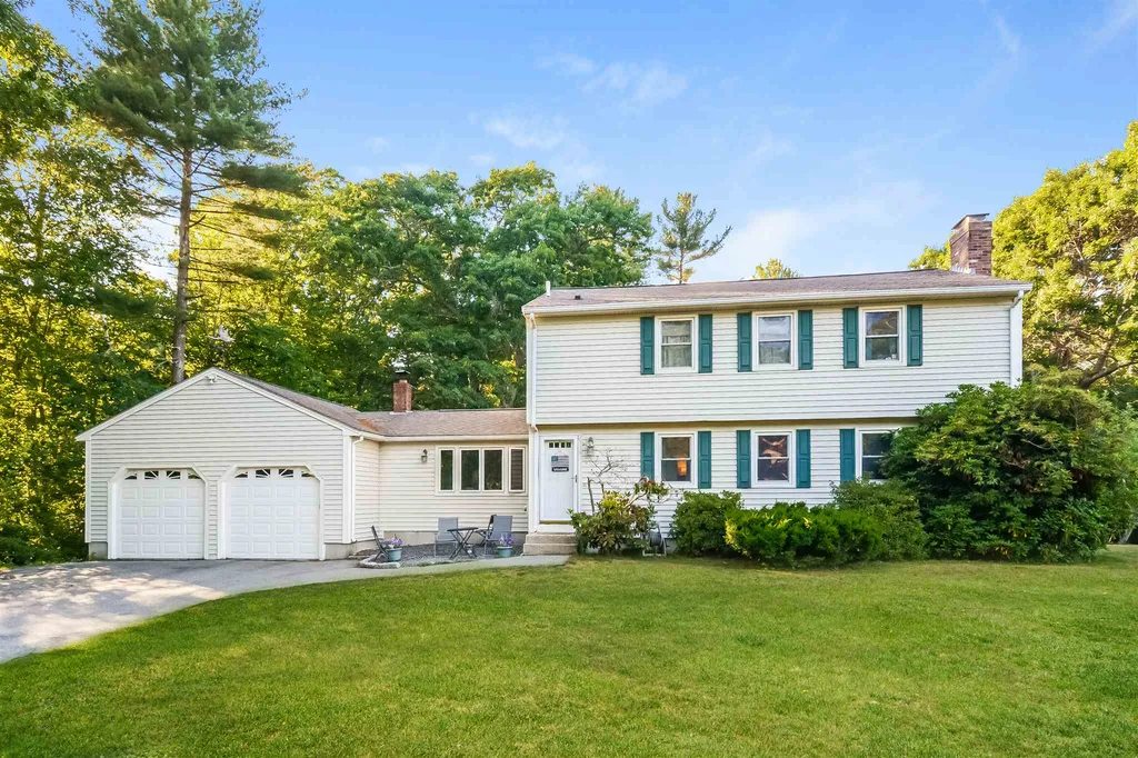 7 Falcon Drive Pelham NH 03076