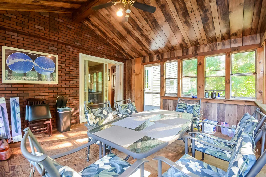 7 Falcon Drive Pelham NH 03076