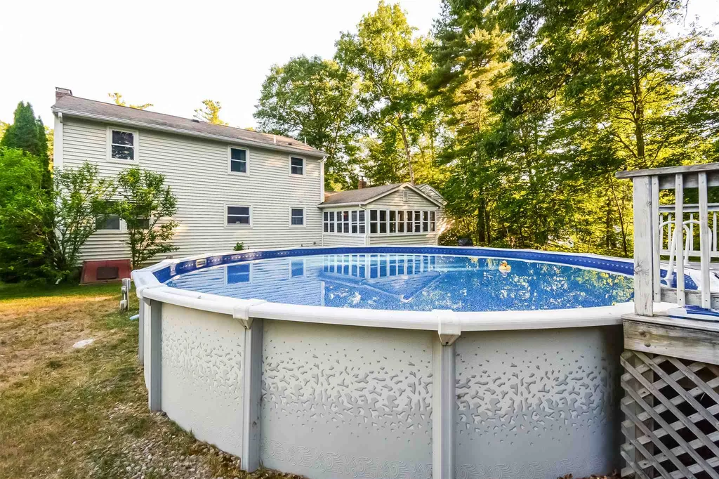 7 Falcon Drive Pelham NH 03076