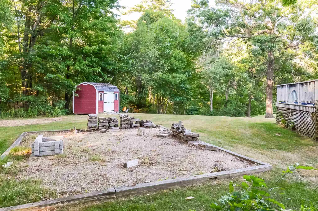 7 Falcon Drive Pelham NH 03076