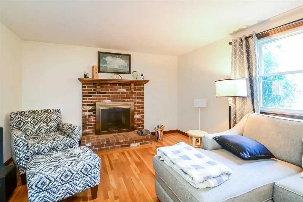 7 Falcon Drive Pelham NH 03076