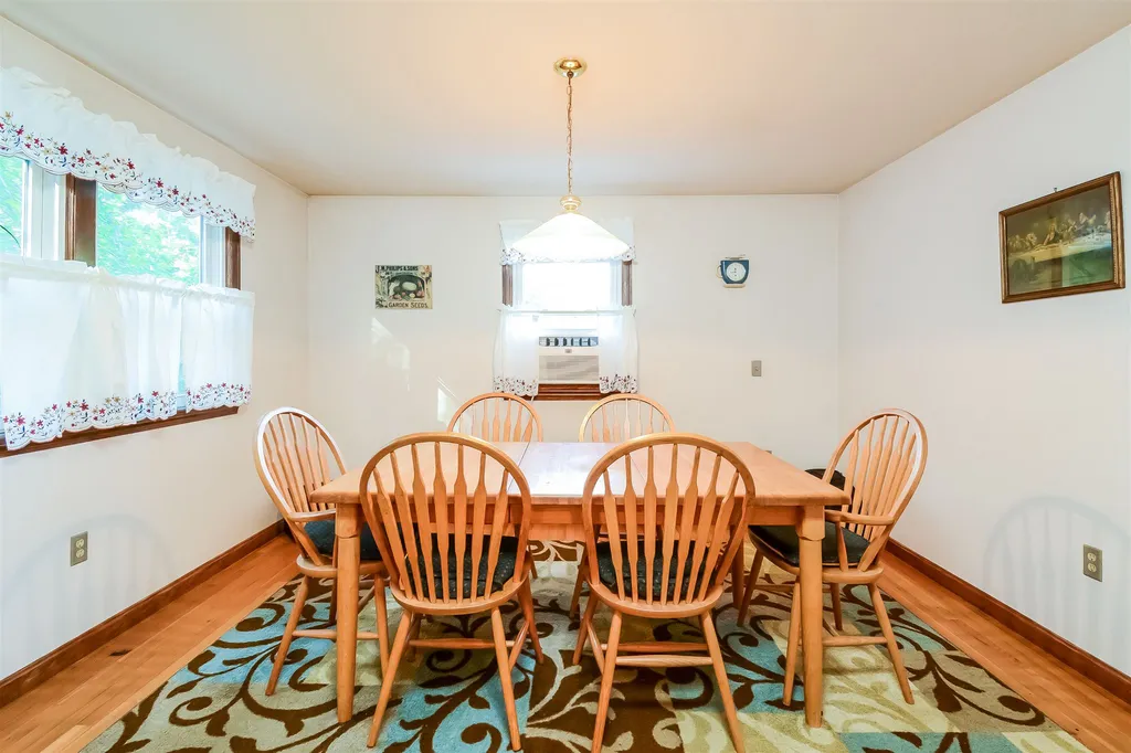 7 Falcon Drive Pelham NH 03076