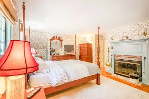 8 Jiminy Drive Wolfeboro NH 03894