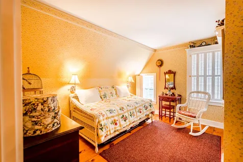8 Jiminy Drive Wolfeboro NH 03894