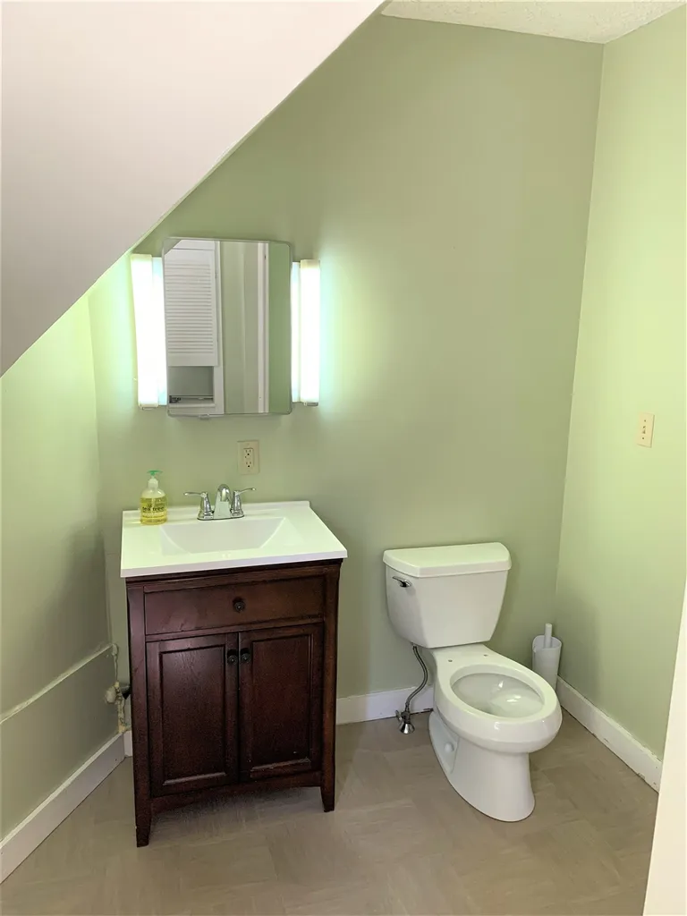 121 Rosedale Avenue Manchester NH 03103