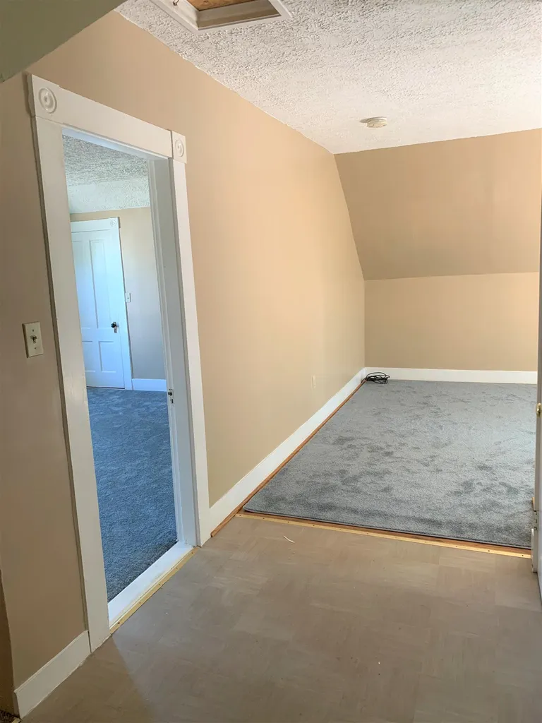 121 Rosedale Avenue Manchester NH 03103