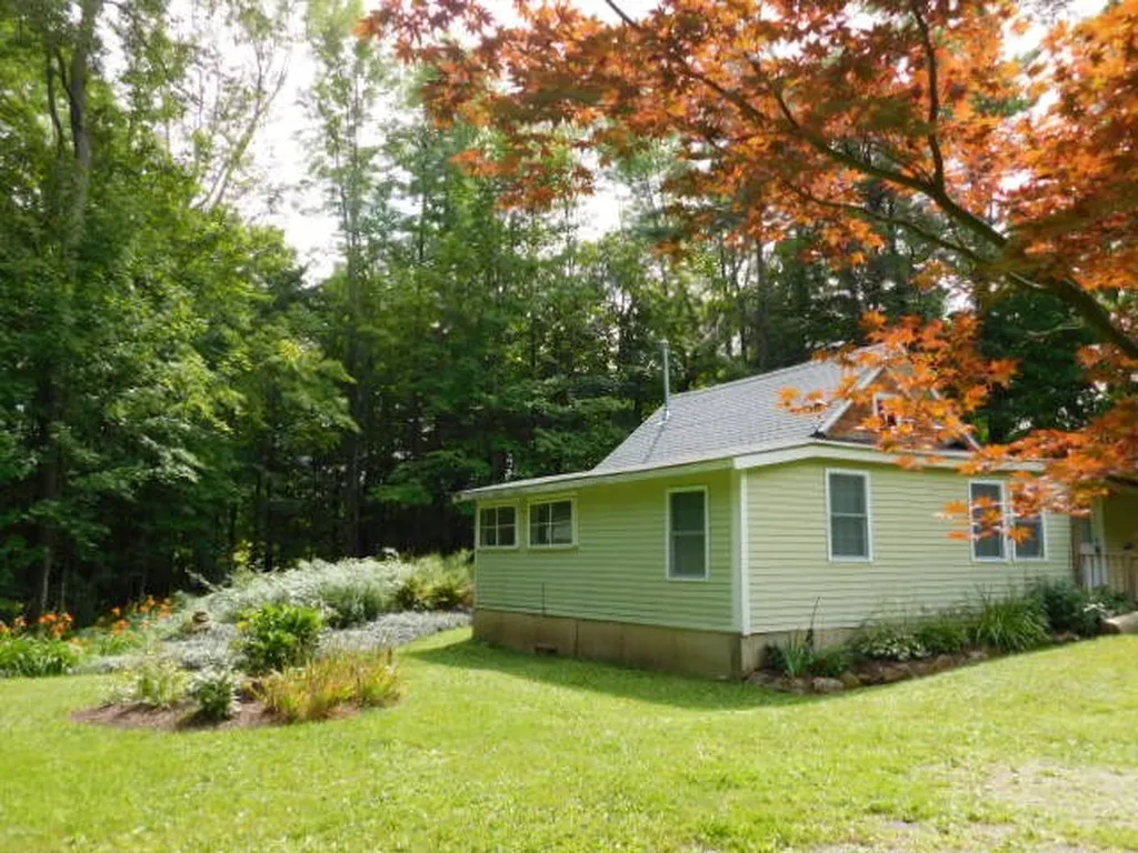 17 Oliver Road Marlborough NH 03455