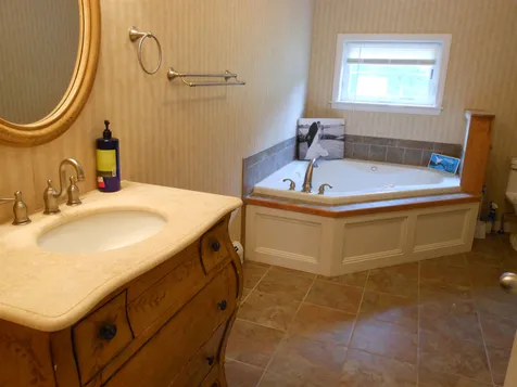 493 Silver Pine Lane Tamworth NH 03886