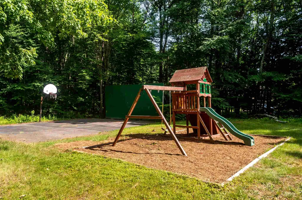 5 Lamprey Lane Lee NH 03861